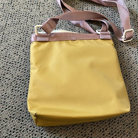Madewell MWL crossbody purse, great for travel!  Used once - Picture 2 of 5